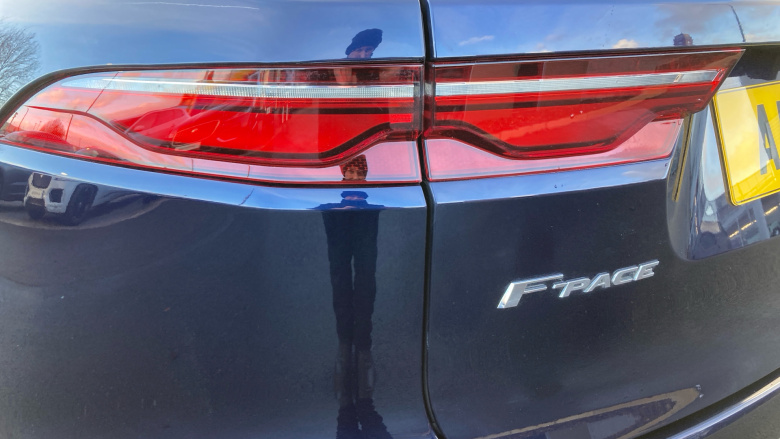 Jaguar F-Pace 2.0 D200 SE 5dr Auto AWD Diesel Estate